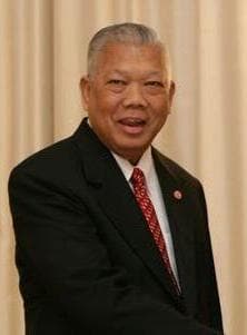 Samak Sundaravej